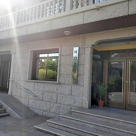 Avion Hotel